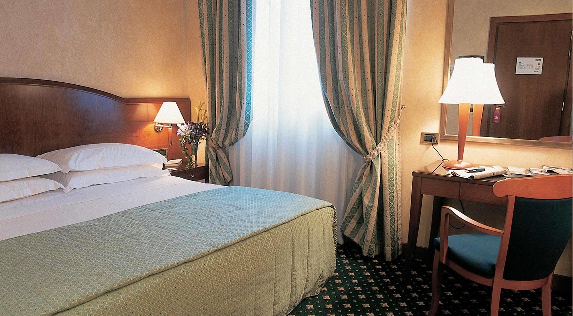 Hotel Ascot Милано Стая снимка